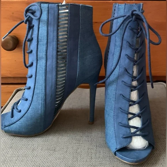 Classy Blue Denim Lace Up Bootie, sz 7 - Picture 3 of 7